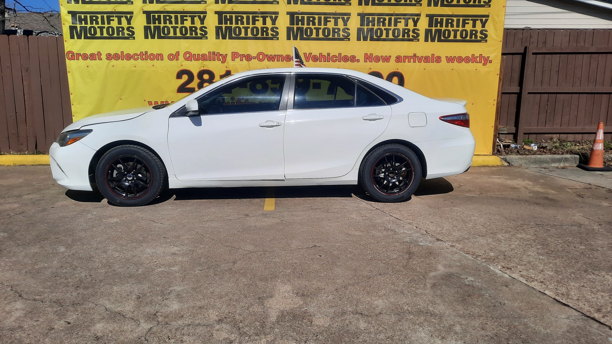 photo of 2016 Toyota Camry SE